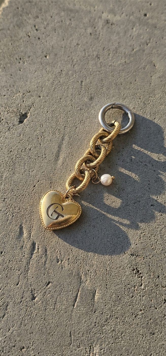 Llavero con corazón dorado